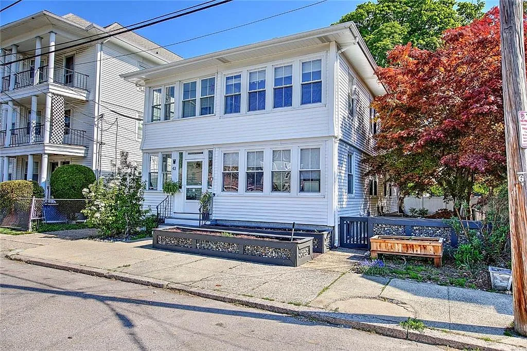 Building Photo - 43 Trenton St #2