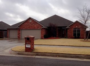 2212 Oak Dr, Moore, OK 73170
