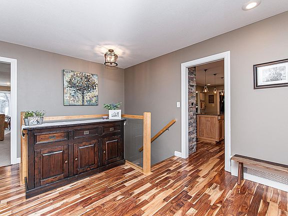 5th image of 701 4th St SW