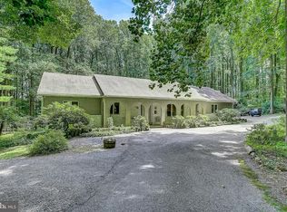 6246 Woodfern Dr, Emmaus, PA 18049