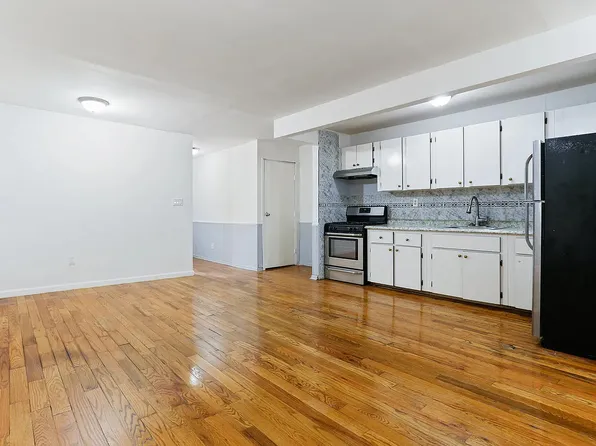 27 Pulaski Street image 3 of 13