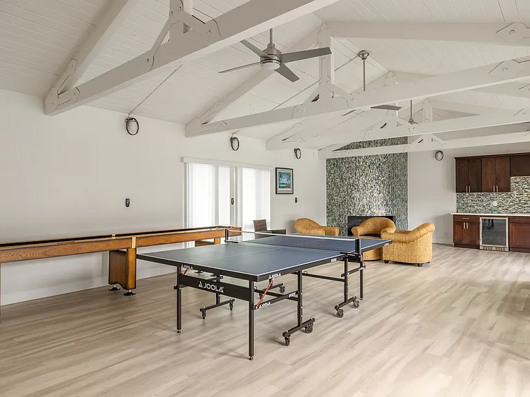 Westgate Apartments — Photo 15
