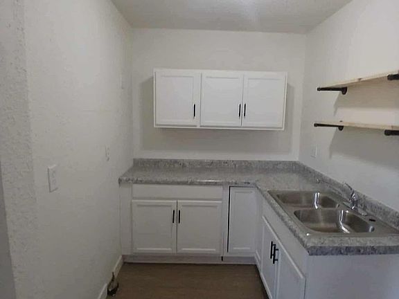 4th image of 901 Virginia St #5
