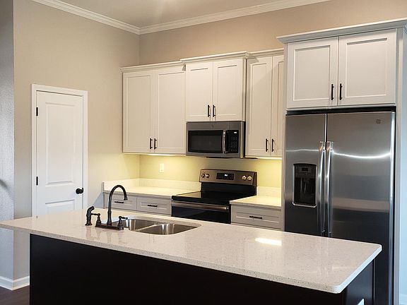 Custom Kitchen with Soft Close Drawers