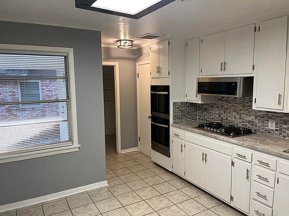 2nd image of 2403 W 41st Ave
