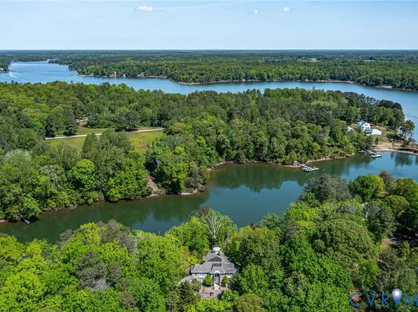 1167 Ottoman Ferry Rd, Lancaster, VA 22503