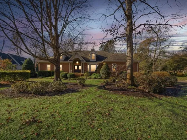 4044 Devon Dr, Chesapeake, VA 23321