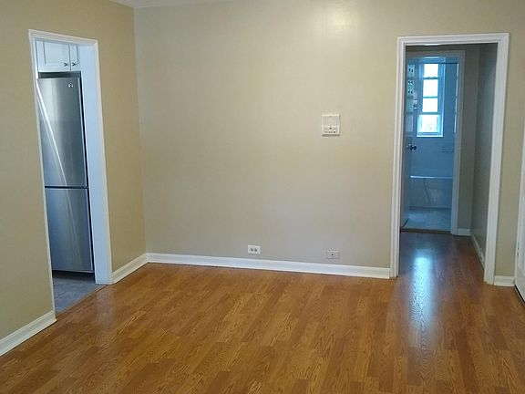 4th image of 205 N Trenton St APT 2