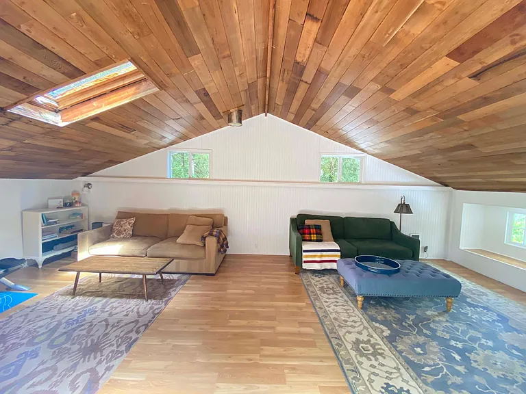 7453 NE Day Rd W — Photo 20