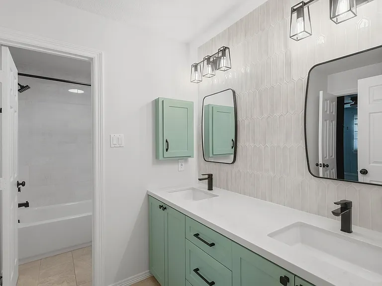 9419 Stonehouse Ln — Photo 11