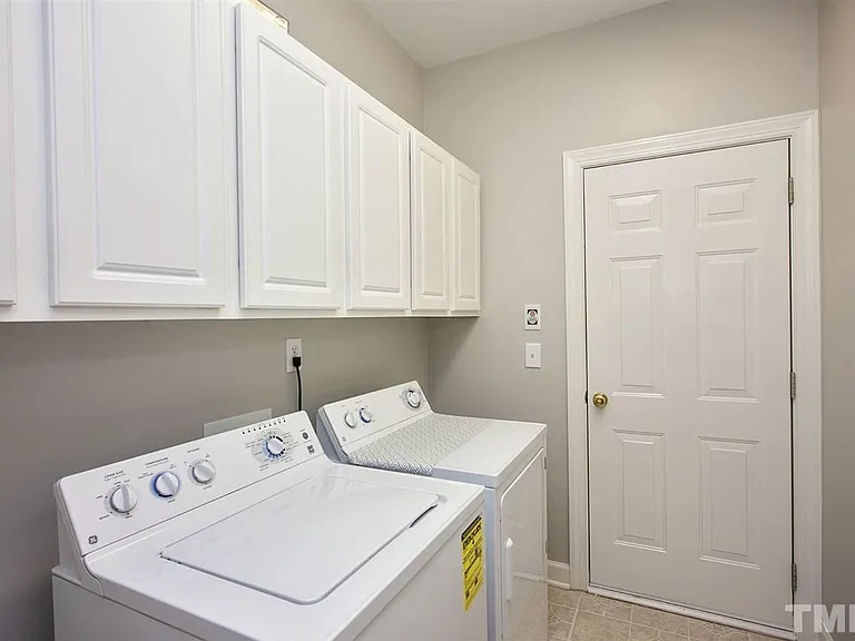 104 Java Ct — Photo 17