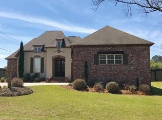 3 Chanticleer Blvd, Hattiesburg, MS 39402