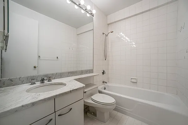 Rented by RELO REDAC INC. | media 16