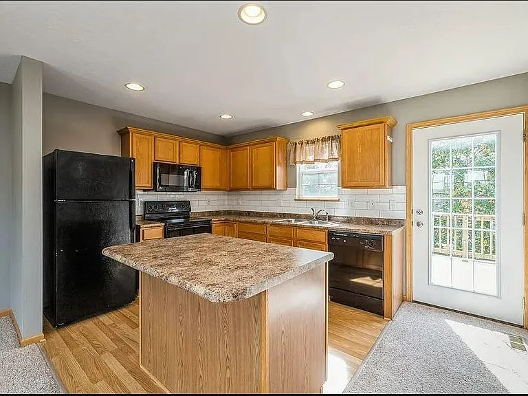 15506 Townsend Ave — Photo 13