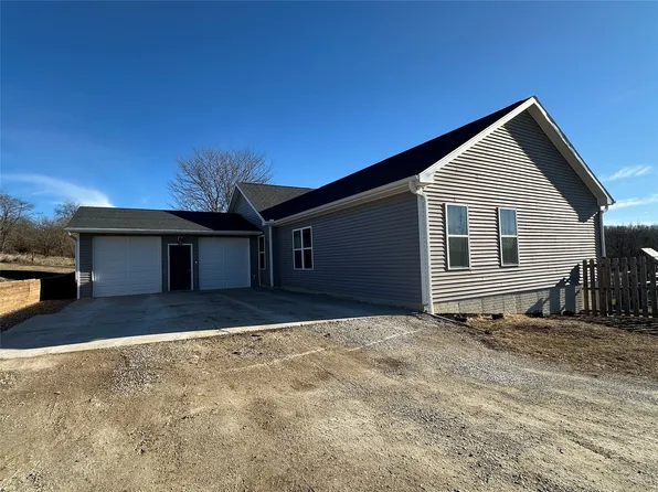2237 Holliwell Valley Ct, Winterset, IA 50273