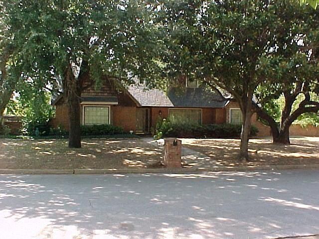 1st image of 4 Sycamore Cir