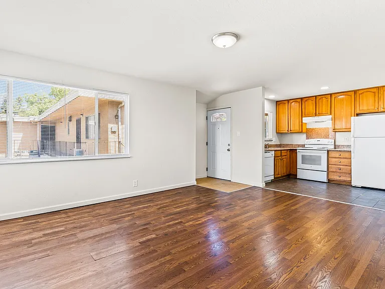 11818 Foothill Way #3 — Photo 6