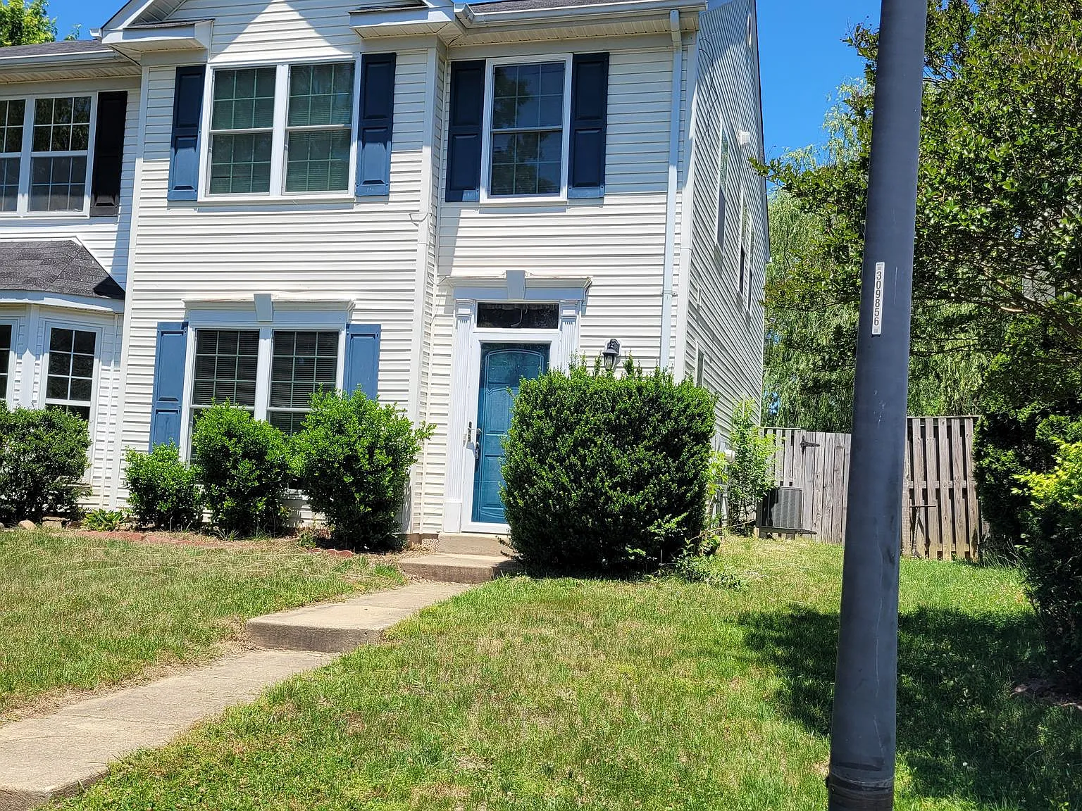3 bed, 2.5 bath, 1562 sqft, $2,050 — Photo 1