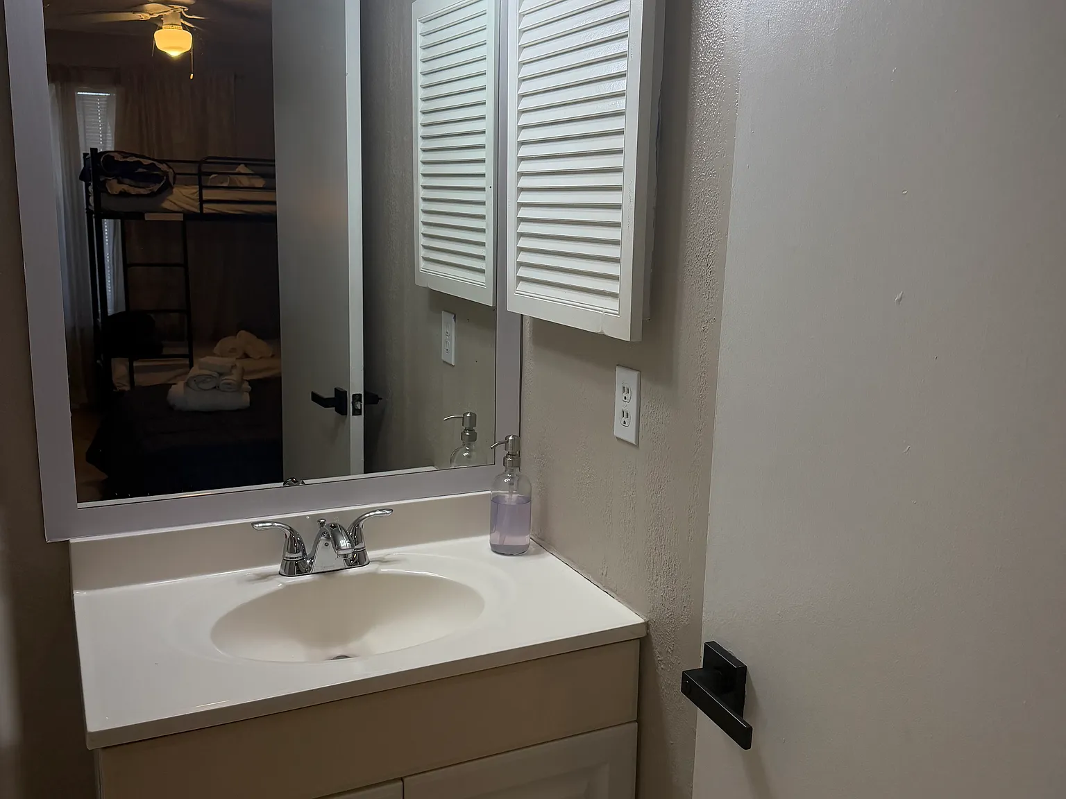 2 bed, 850 sqft, $2,100 — Photo 4