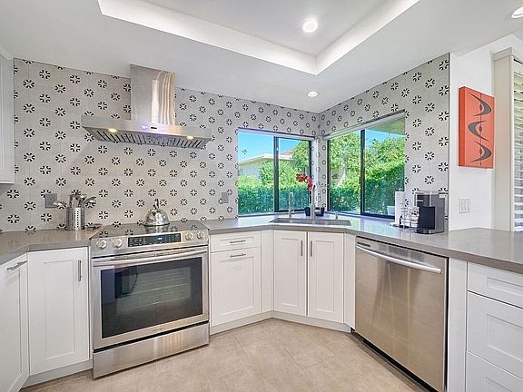 4th image of 645 N Majorca Cir