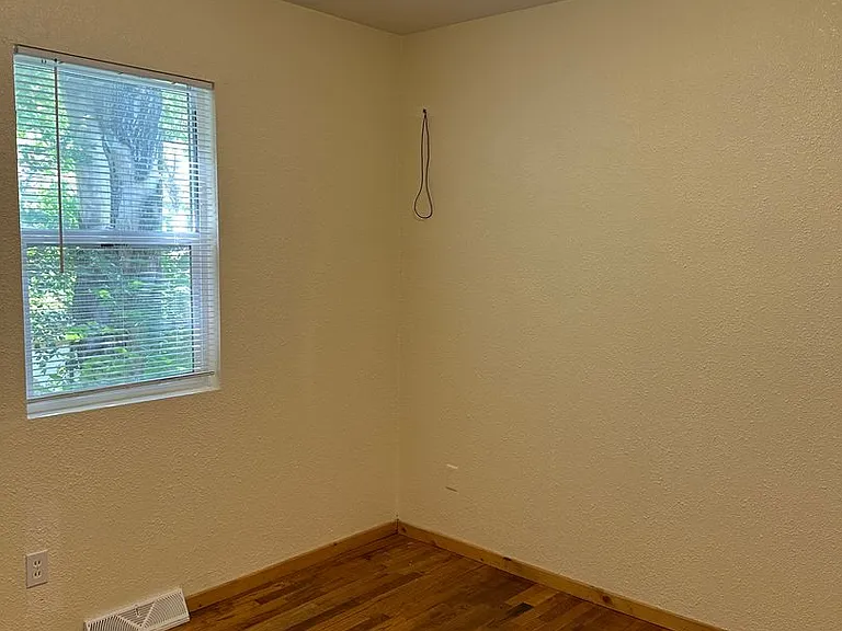 623 Terry Ave — Photo 10