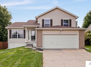 15807 Willow St, Omaha, NE 68136
