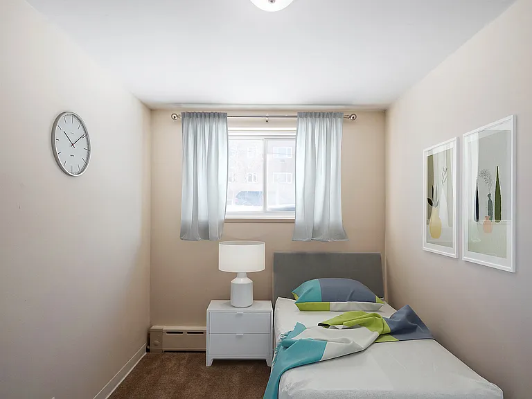 271 Edison Ave — Photo 2