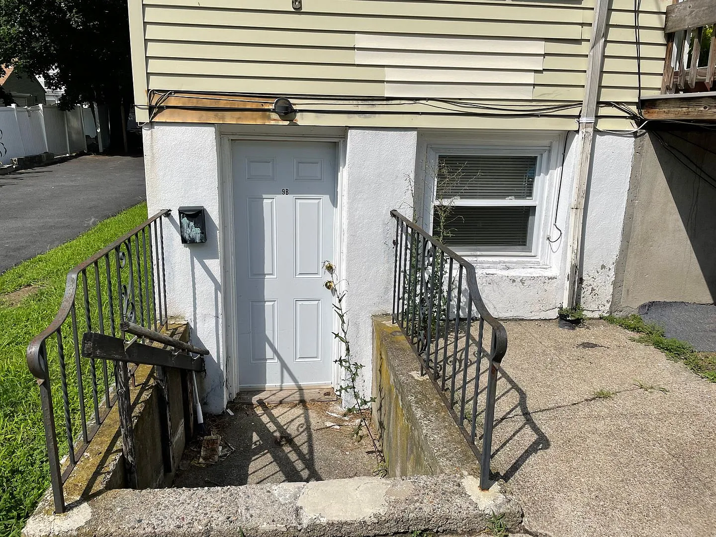 442 Smithfield Avenue - 1 Oriole Avenue — Photo 2