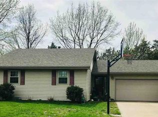 2957 SW Gainsboro Rd, Topeka, KS 66614