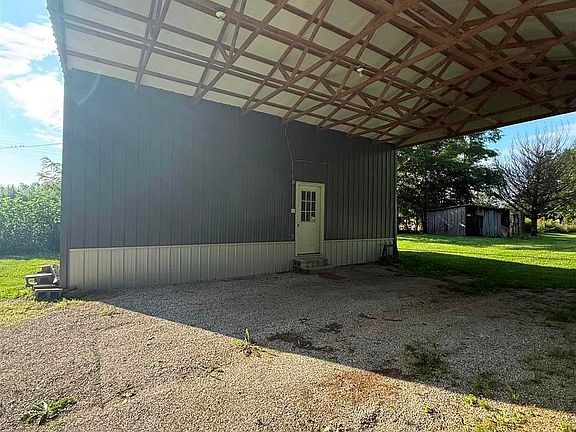 3rd image of 1300 Slash Rd