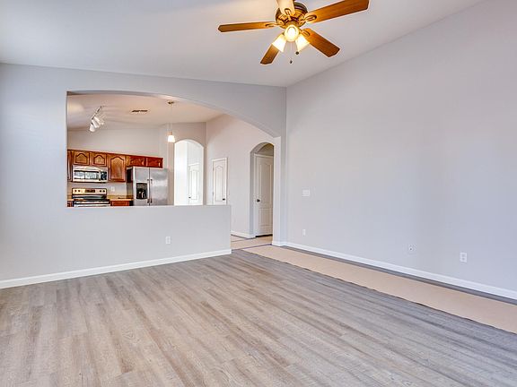 5th image of 2754 S 161st Ave