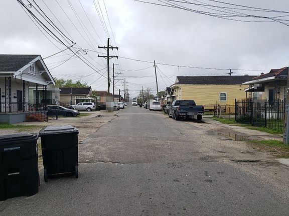4th image of 1729 France St #31