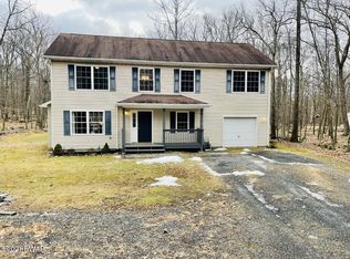 1117 Dogwood Ln, Bushkill, PA 18324