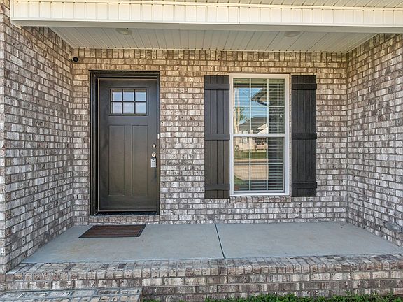 4th image of 403 Rose Ln