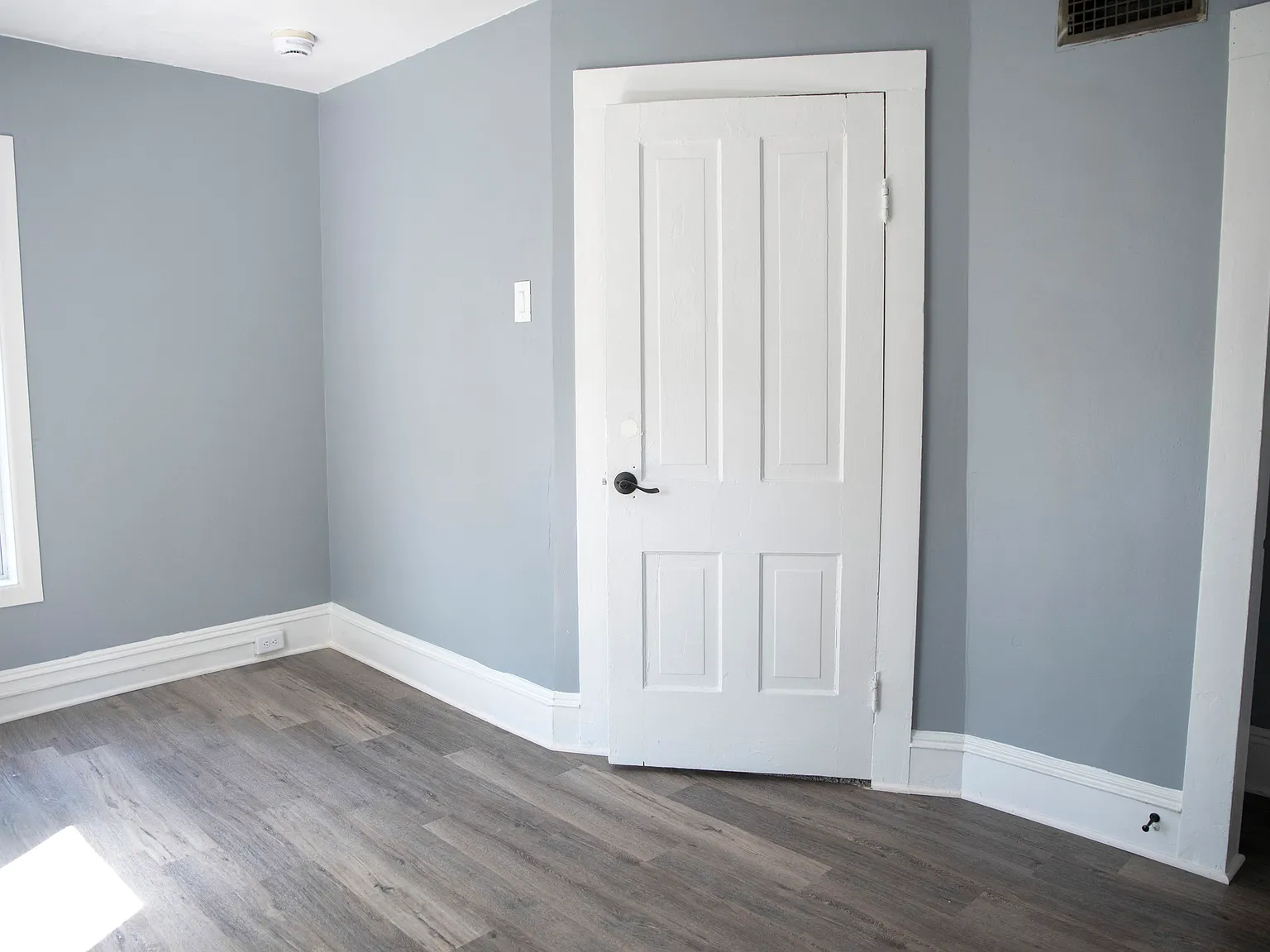 4 bed, $1,700 — Photo 1