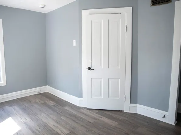 1203 S Farwell St #1203, Eau Claire, WI 54701