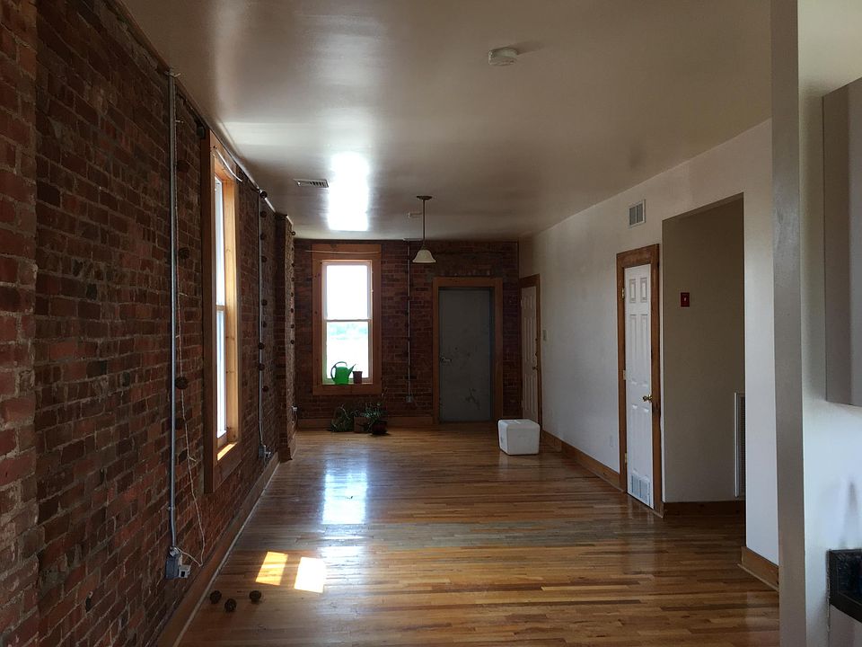 2nd image of 40 Broad St APT 3