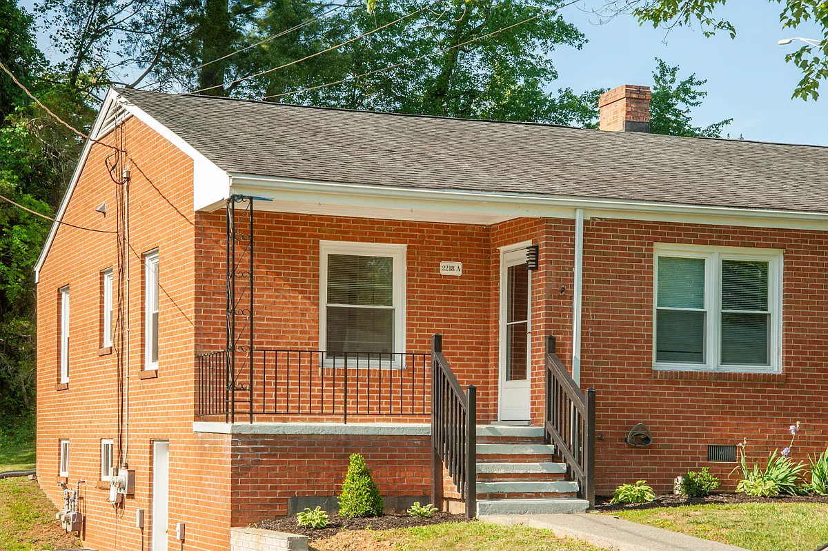 2 bed, 772 sqft, $1,950 — Photo 2