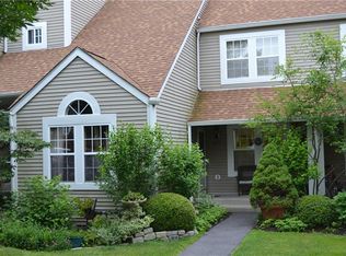 249 Maple Brook Ct, Yorktown Heights, NY 10598