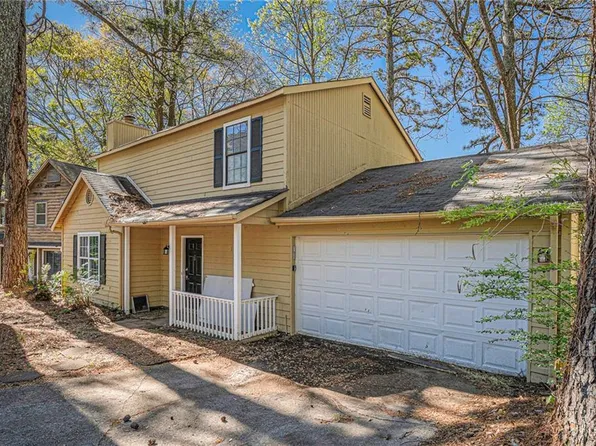 1016 Mainstreet Lake Dr, Stone Mountain, GA 30088