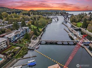 3200 W Commodore Way APT 107, Seattle, WA 98199