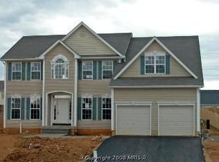 13517 Essex Dr, Hagerstown, MD 21742