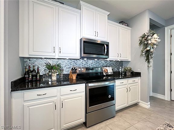 4th image of 3371 Acapulco Cir