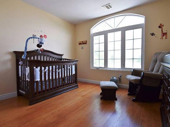 5th image of 935 Olympia Blvd #1