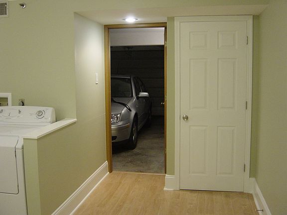 Studio/Storage/1 Car Garage