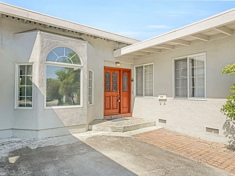 3596 Louis Rd — Photo 5