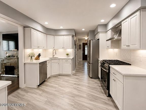 3rd image of 17 Bristlecone Drive
