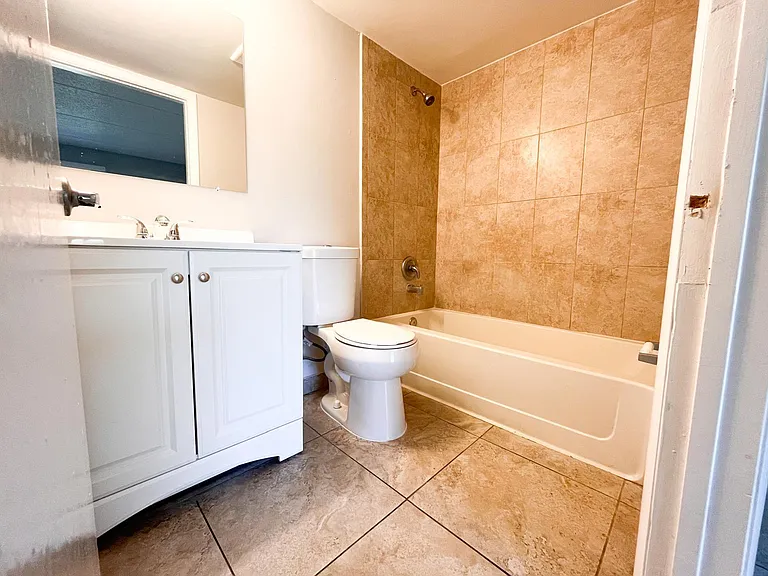 1106 Meadows Cir — Photo 15