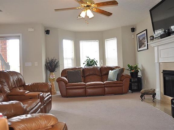 4th image of 1381 Kelsie Dr