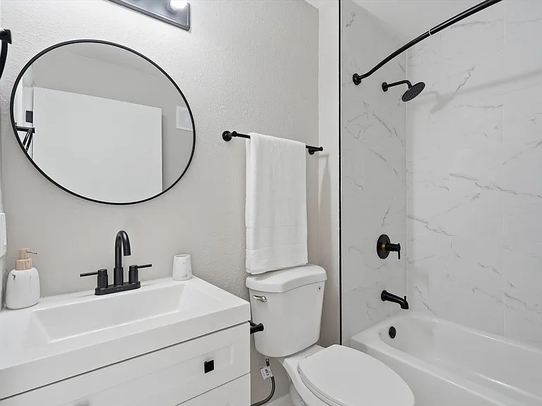 The Villas at North Oak — Photo 15